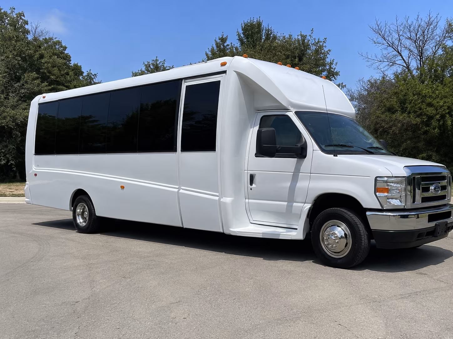 bachelorette and birthday party buses through downtown augusta
